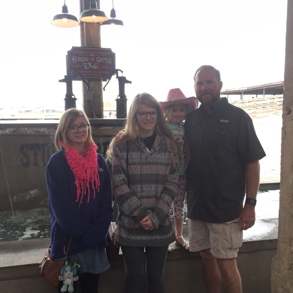 Meet your Posher, Jennifer - Picture 5 of 7